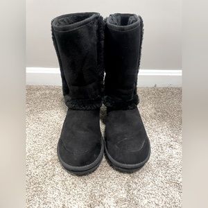 Woman’s Mid Length UGG Boots